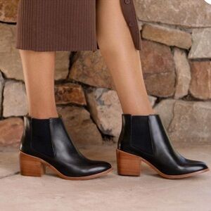 Nisolo Leather Chelsea Boots